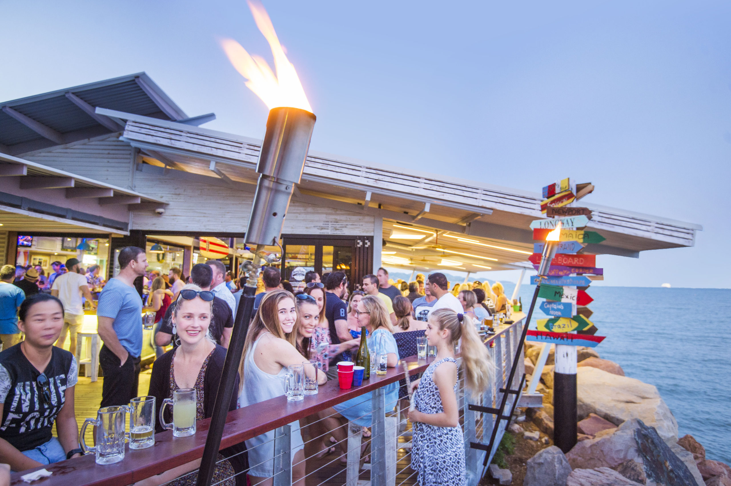 Longboard Bar & Grill